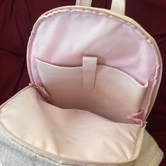 Beis Everyday Backpack in Sakura - Picture 6 of 6